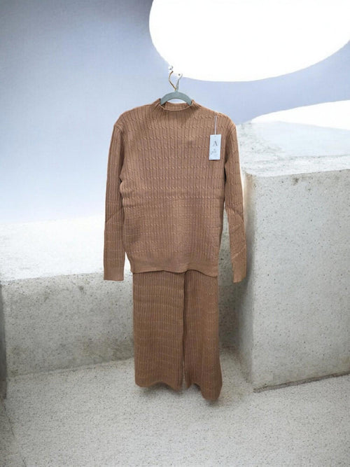 AZ 2 Piece Women's Set Size Small/Medium Tan NWT Long Sleeve