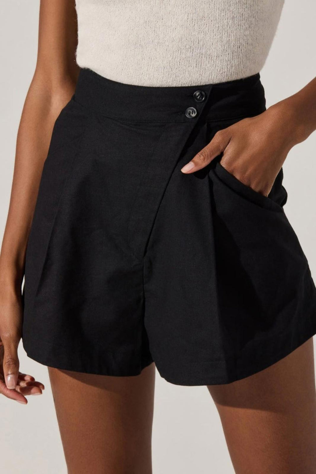 ASTR The Label Asymmetric Linen Shorts - XL