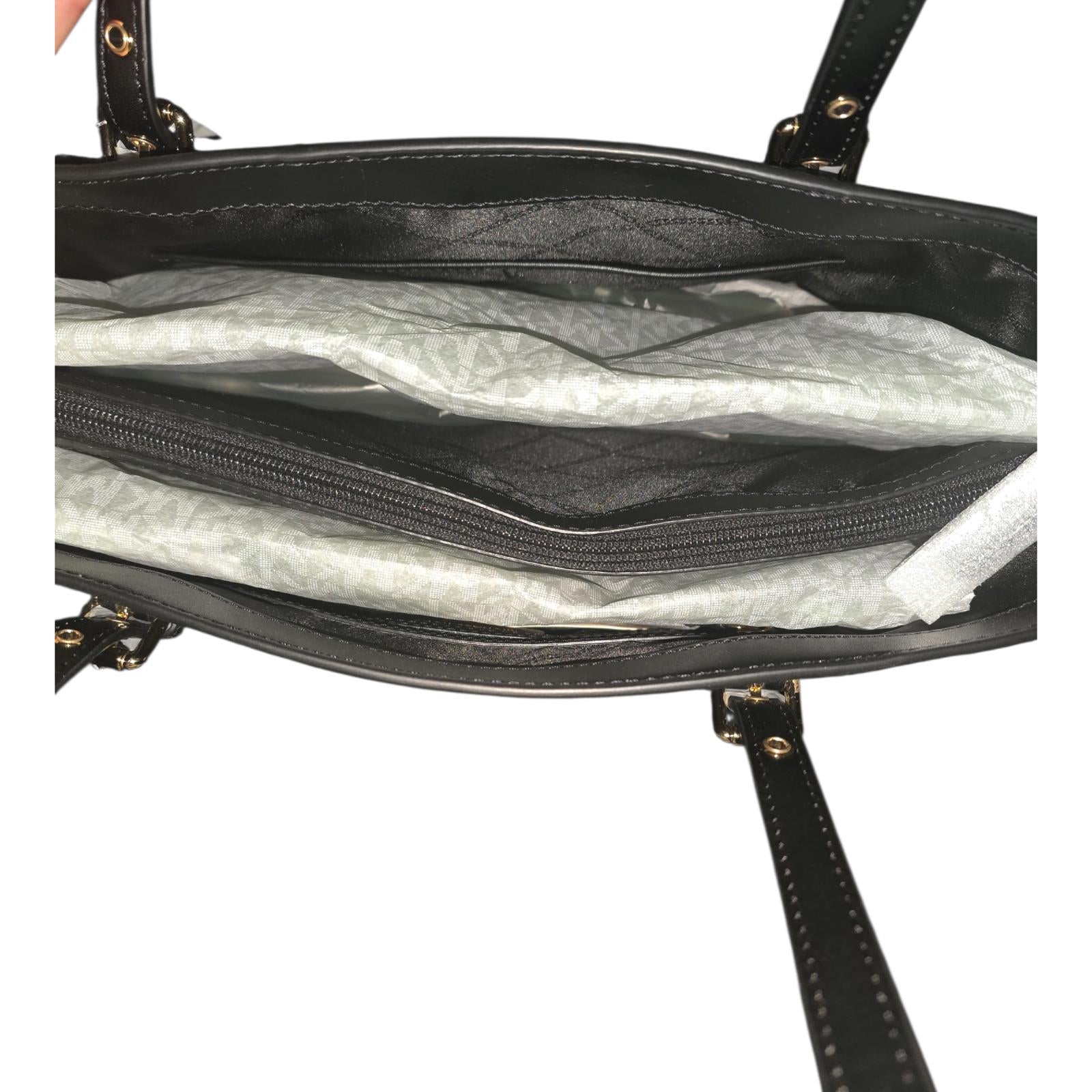 Michael Kors Voyager Tote
